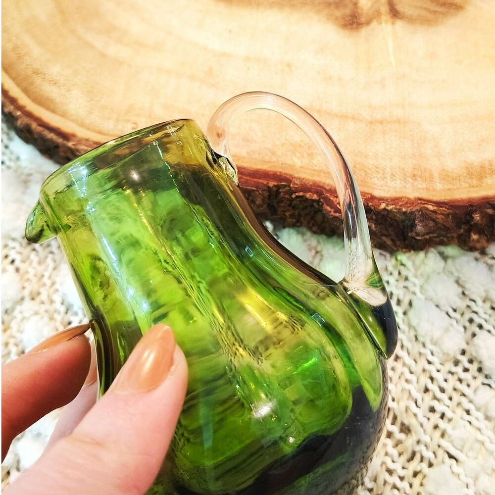 Vintage Hand Blown Glass Mini Pitchers Creamer Green Decor - Picture 9 of 9